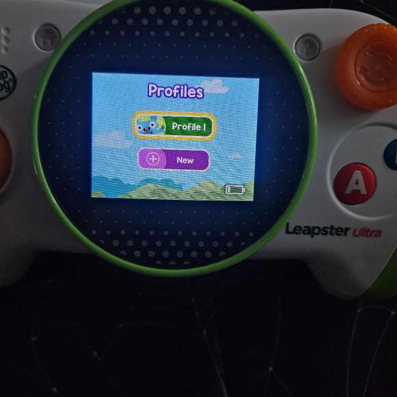 LeapFrog Leapster Ultra Handheld With Case - Picture 2 of 11